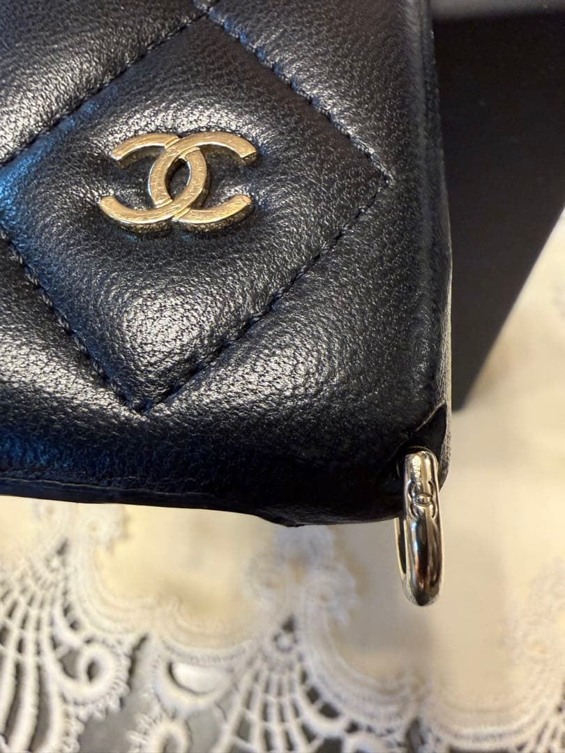 CHANEL ブラックレザー iPhoneケース　 14pro