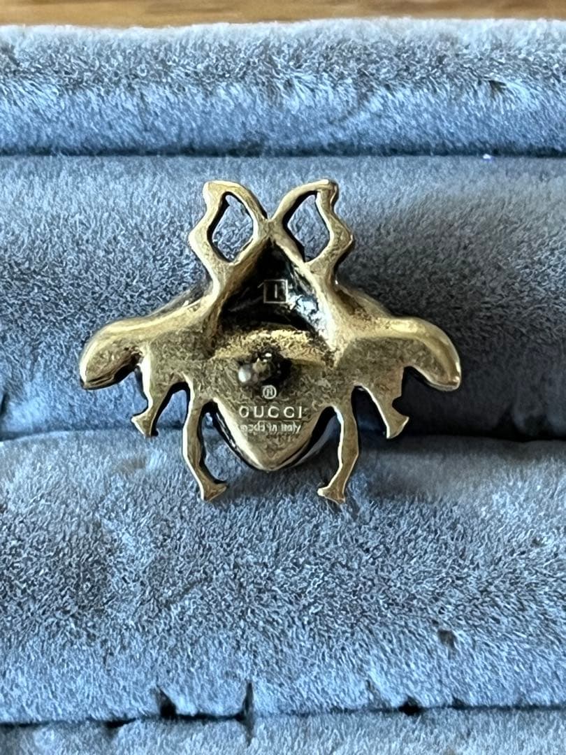 GUCCI クリスタル付きビー(ハチ)ピアス 片耳　bee 難あり　箱あり