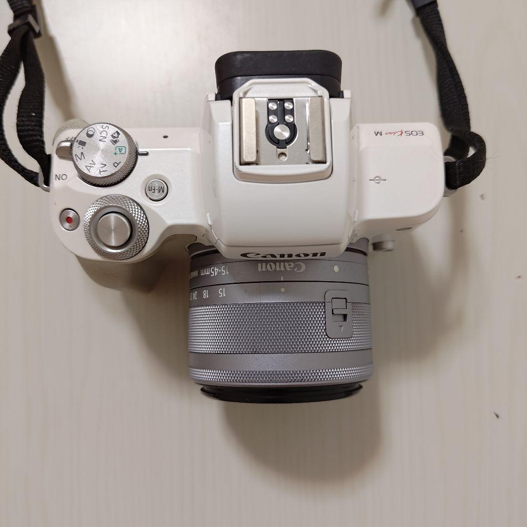 Canon EOS Kiss M ホワイト　SDHCカード32GB