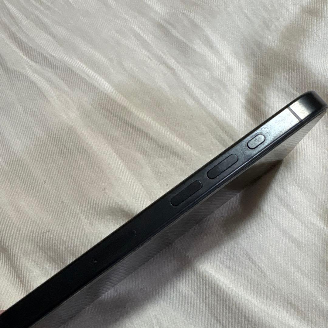 Apple iPhone 15 pro 256GB 本体カバー付き