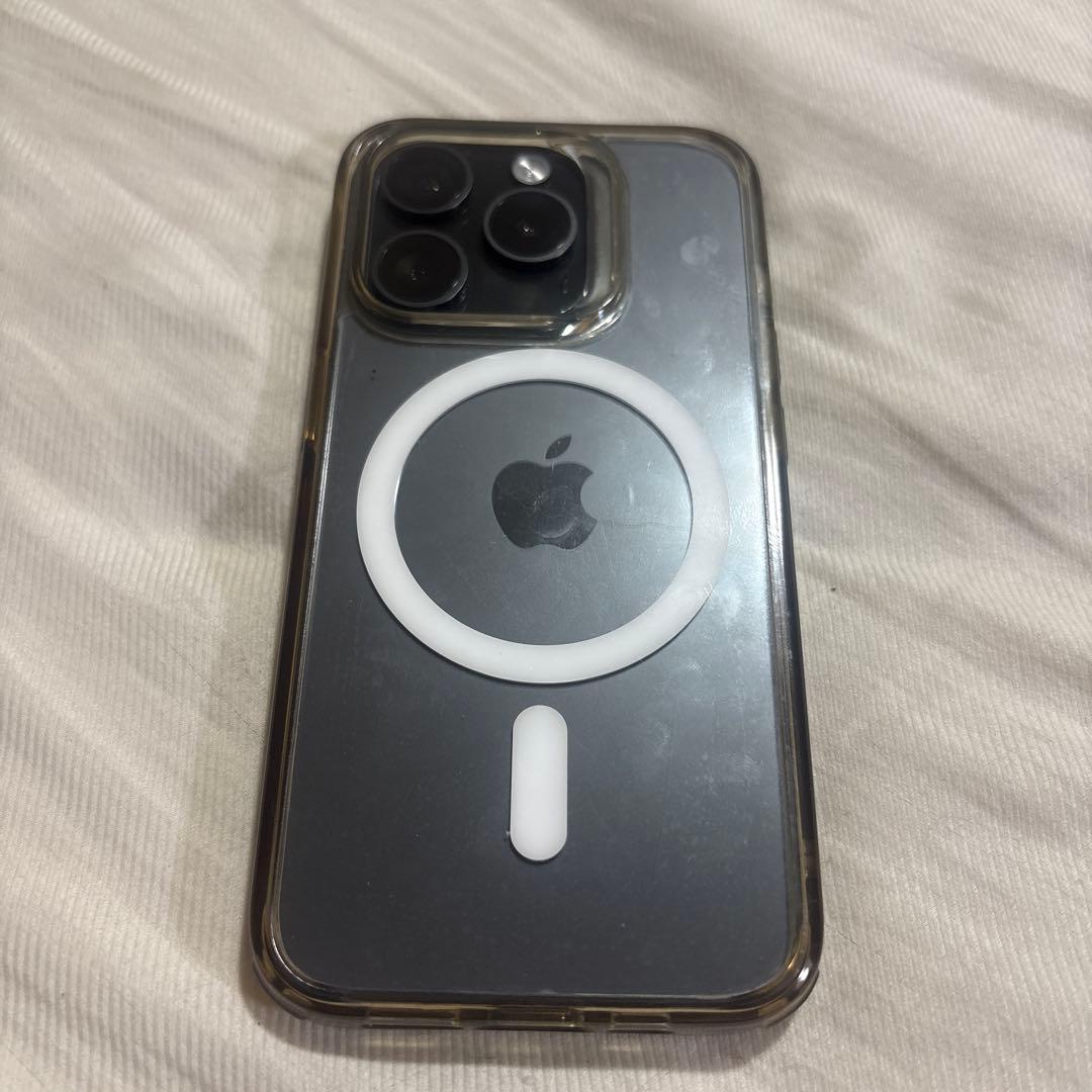 Apple iPhone 15 pro 256GB 本体カバー付き