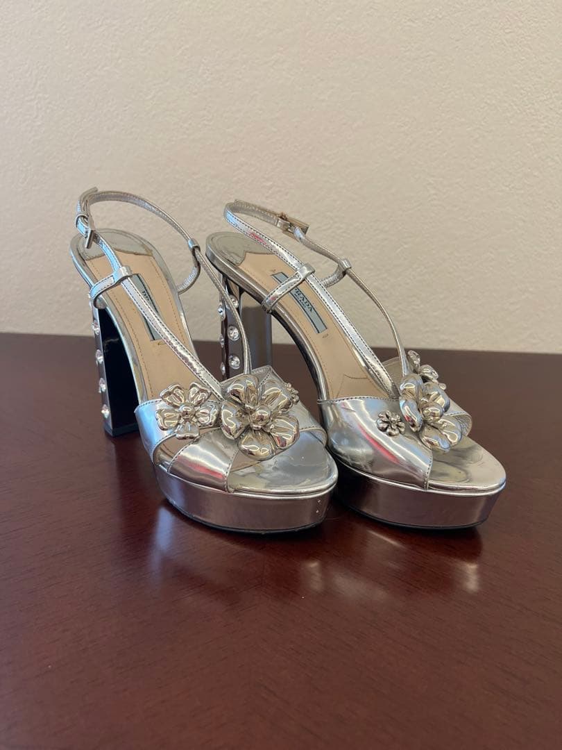 プラダ　サンダル　23センチ