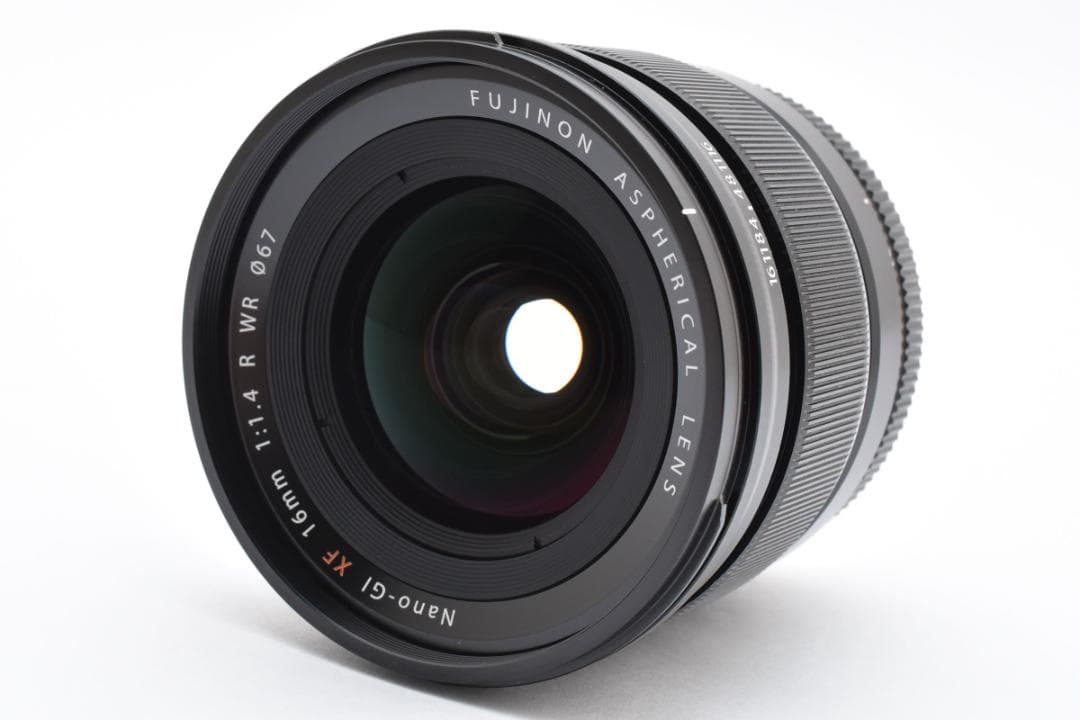 富士フィルム　FUJIFILM XF 16mm F1.4 R WR