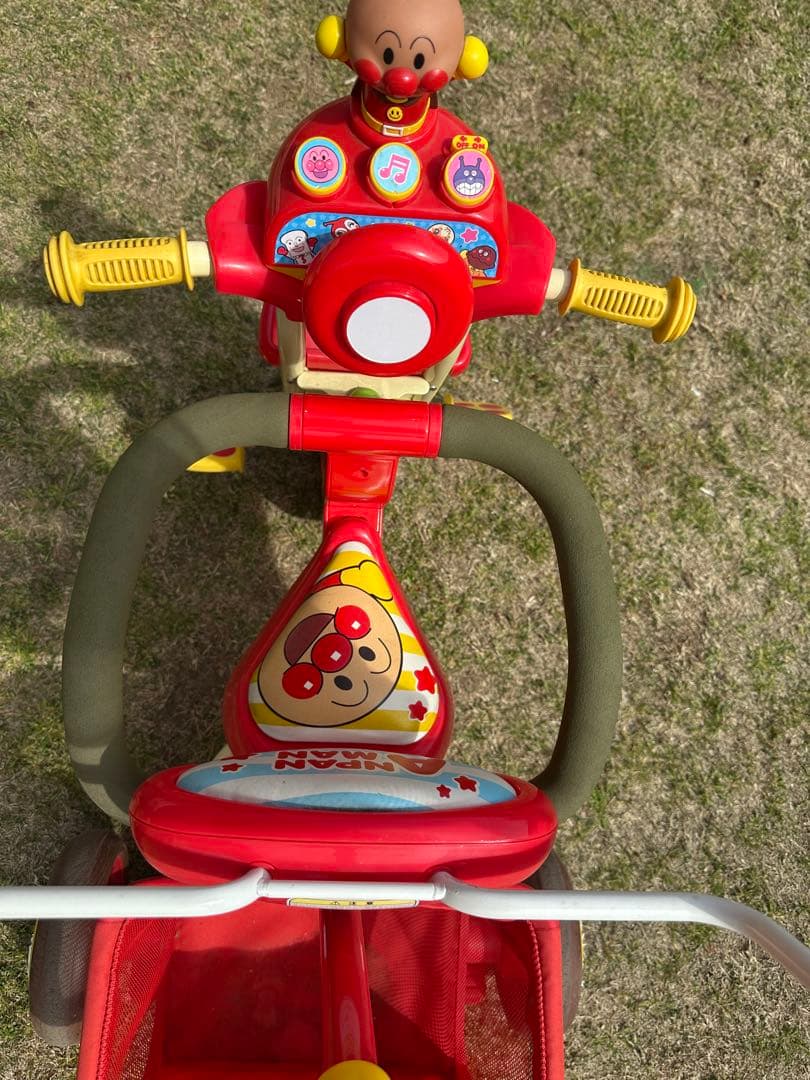 アンパンマン 三輪車 赤