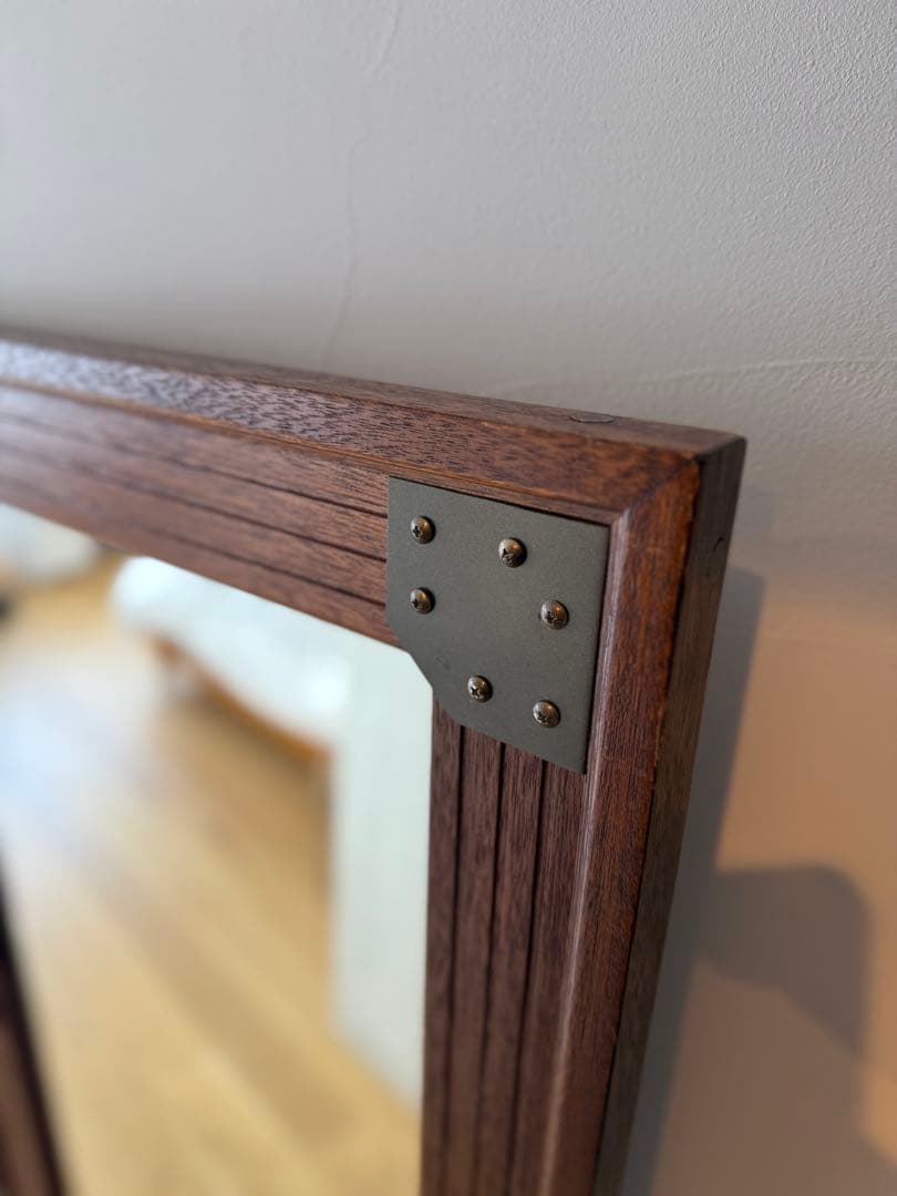 Heaven’s Door Furniture 製の全身ミラー