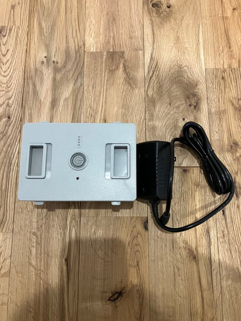 SUNPIE ポータブル冷蔵冷凍庫　車載冷蔵庫12L 専用バッテリー付き