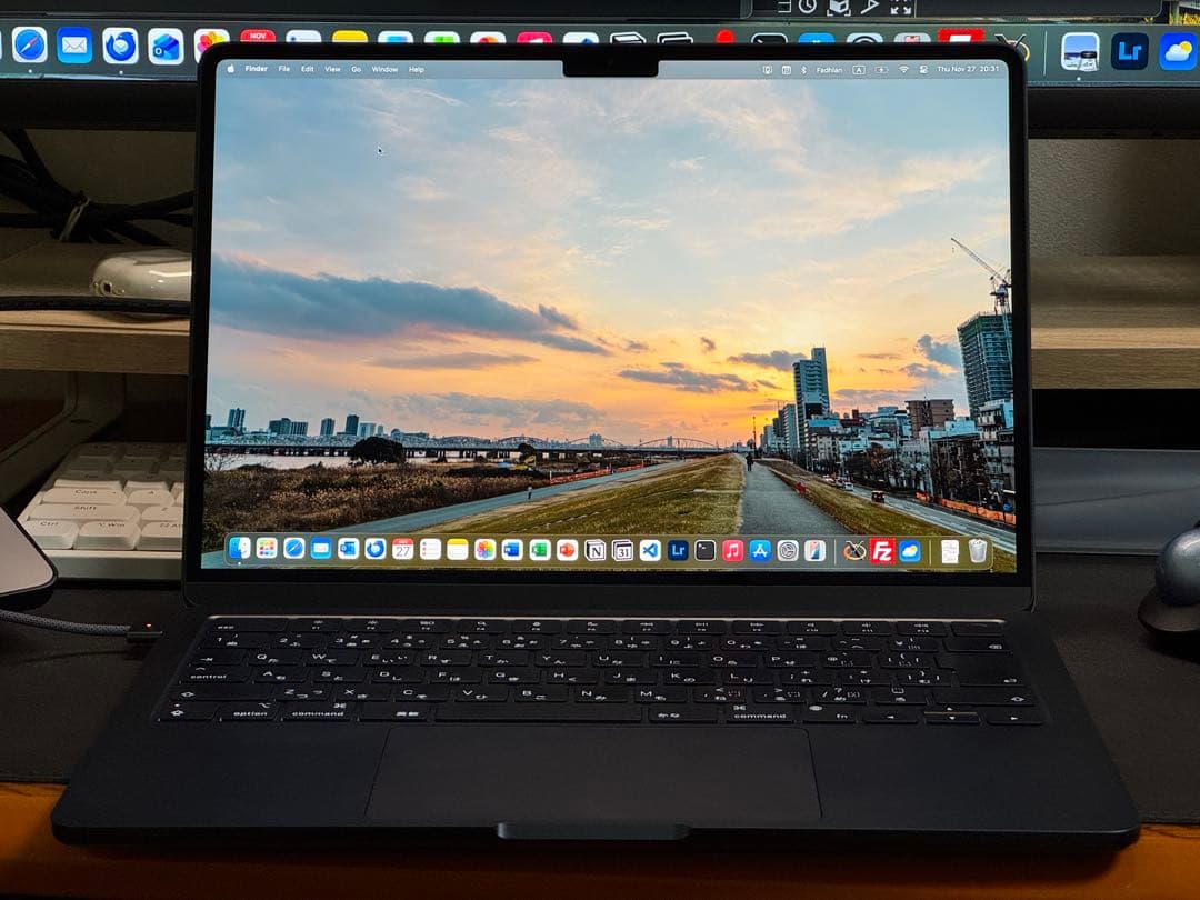 MacBook Air M2 13.6インチ ミッドナイト8GB/256GB美品