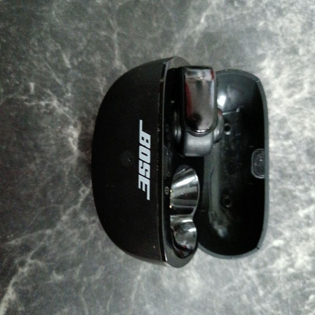 BOSEイヤホン　左耳　充電器　ケース