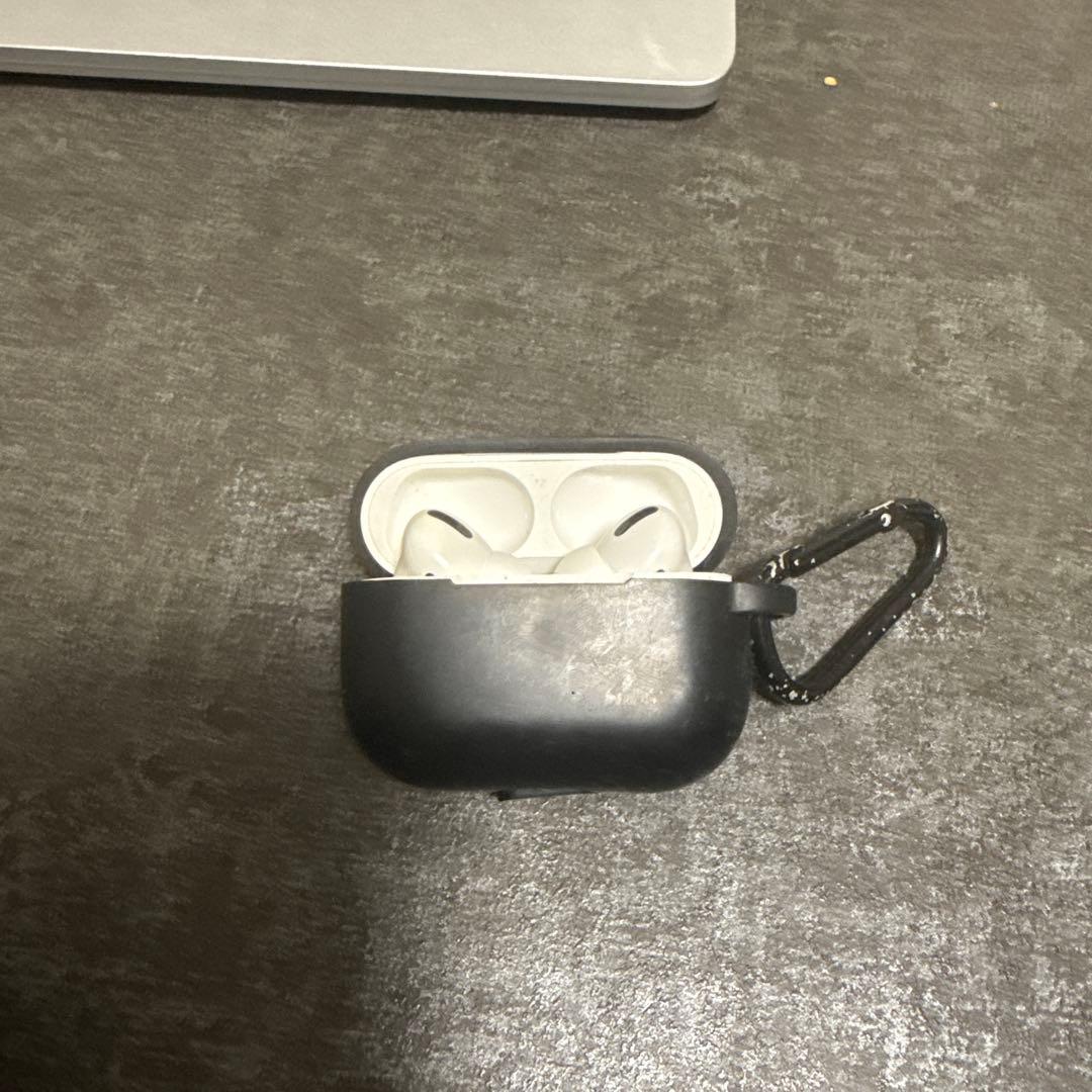 AirPods Pro 充電ケース付き
