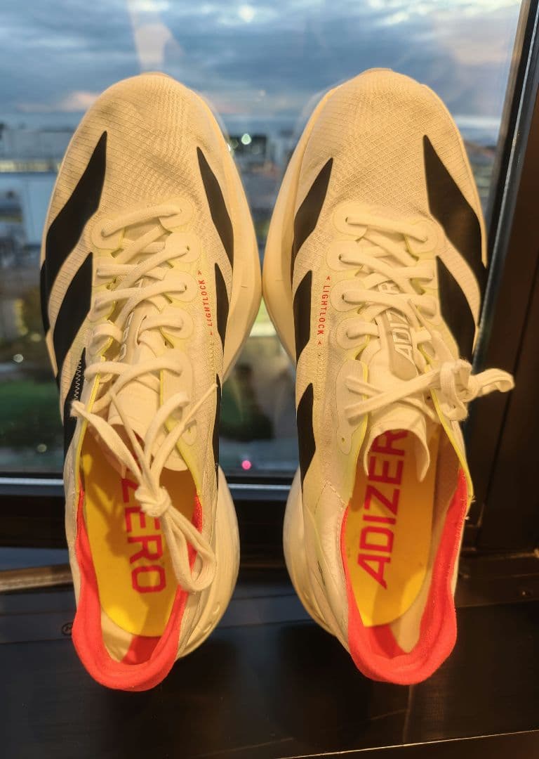 s*n様 【27.0cm※走行距離54km】adidas アディゼロ アディオス