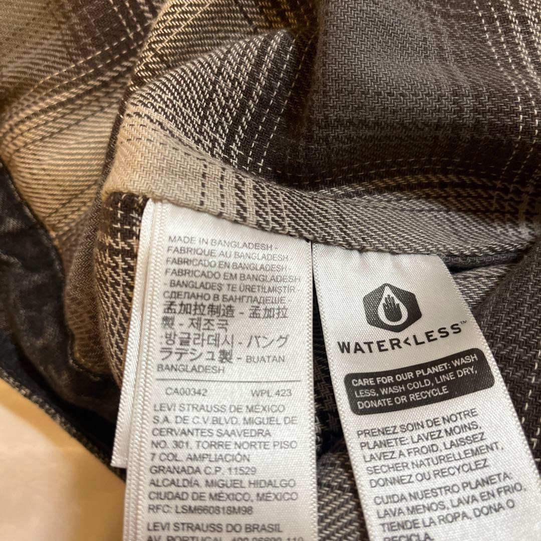 リーバイス　デニムジャケット　先染めブラック　Mサイズ　襟ボア　裏地チェック