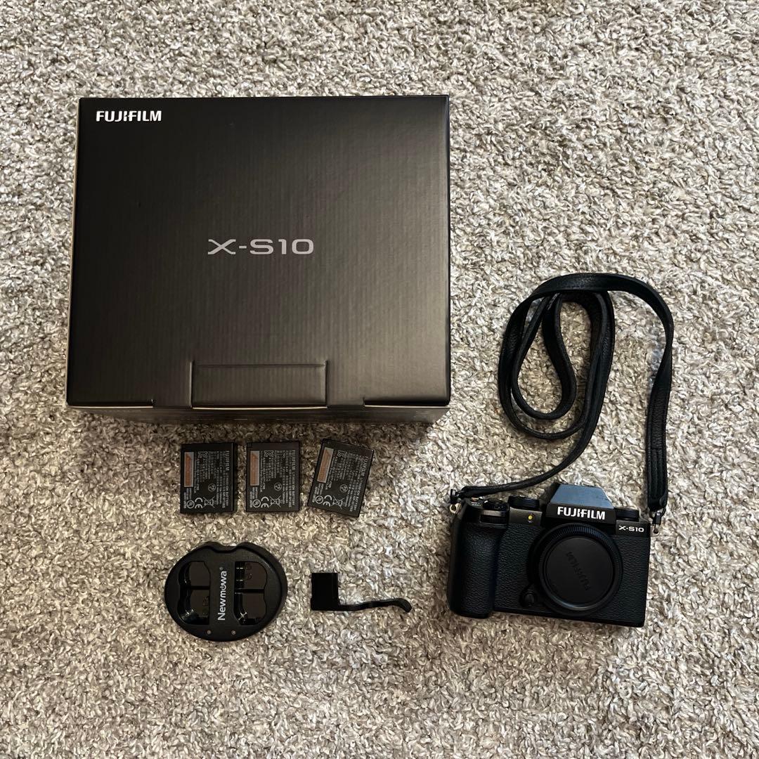 【おまけ多数有】　FUJIFILM X-S10 ミラーレスカメラ