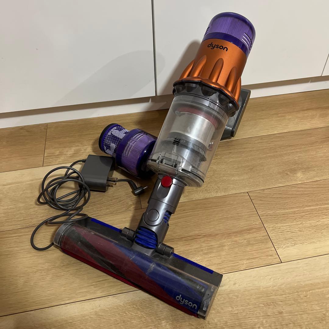 Dyson掃除機　充電器付き　SV18 未使用のフィルター付き
