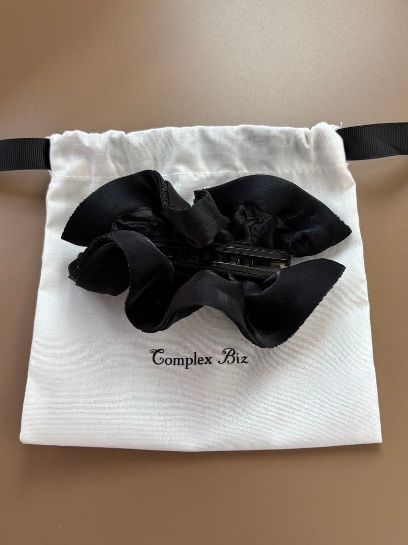 コンプレックスビズ　バナナクリップ　黒