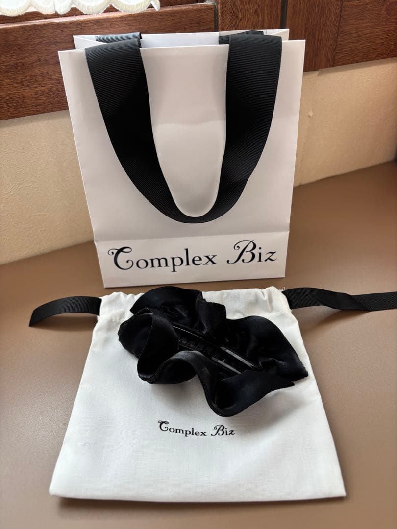 コンプレックスビズ　バナナクリップ　黒