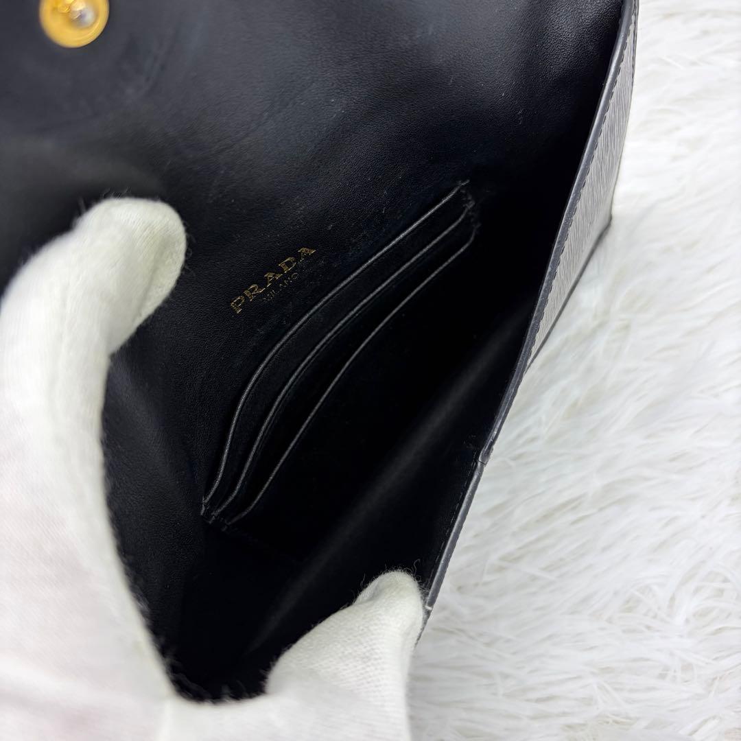 美品✨プラダ　長財布　金ロゴ　ヴィッテロムーヴ　レザー　型押し　ブラック