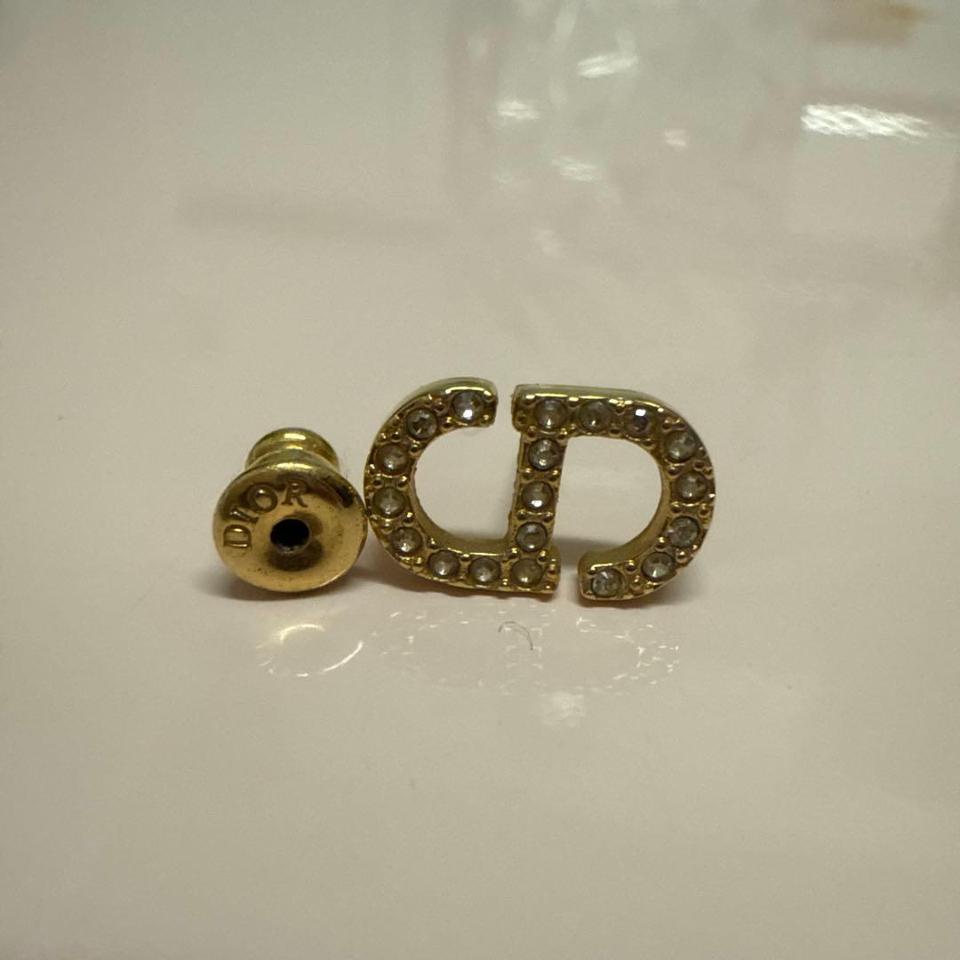 Dior ロゴデザイン ミニスタッドピアス 片耳用