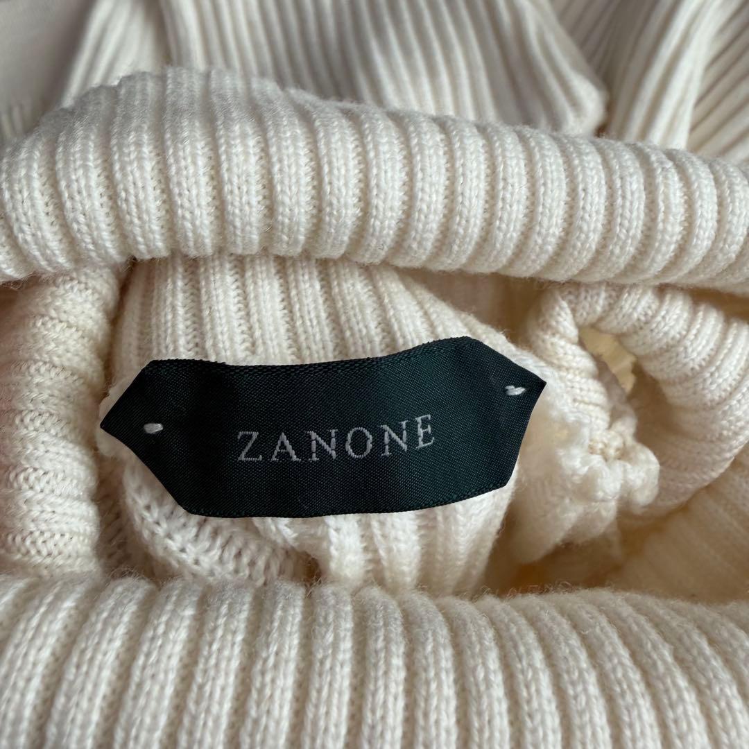 極美品Lサイズ相当　ザノーネ　タートルネックセーター　ケーブルニット　ホワイト