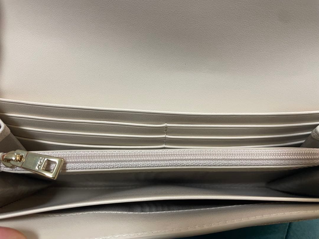 【新品未使用】FURLA ホワイトレザー 長財布