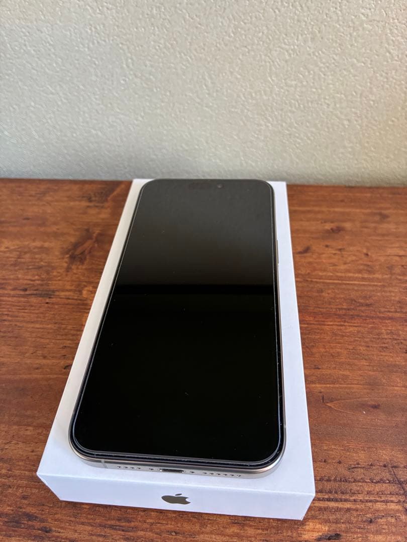 【美品】iPhone 15 Pro Max 256GB ナチュラルチタニウム