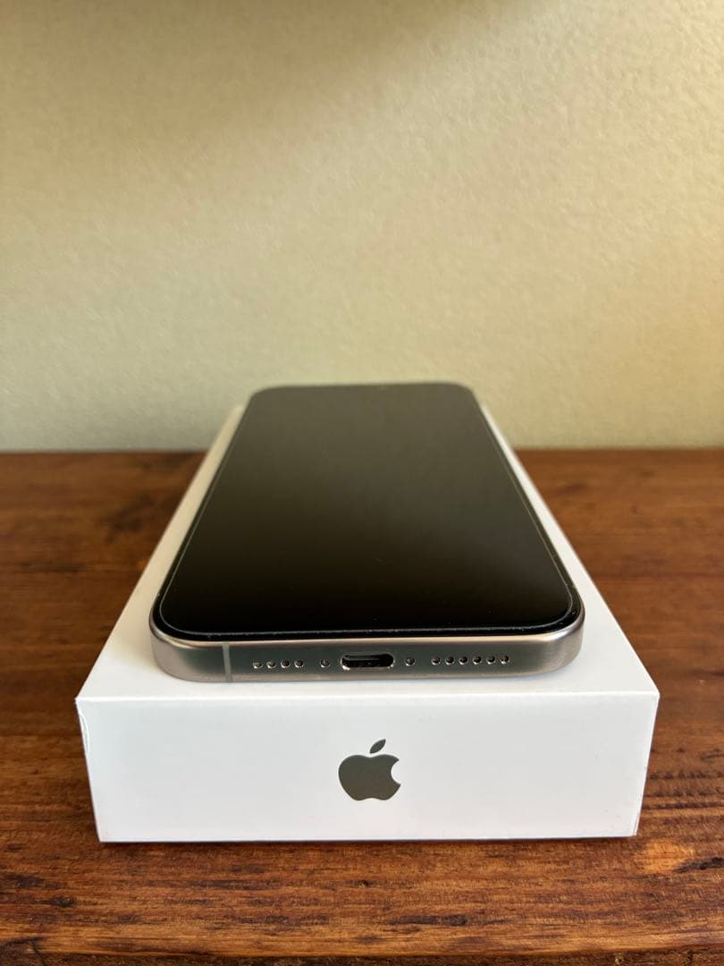 【美品】iPhone 15 Pro Max 256GB ナチュラルチタニウム