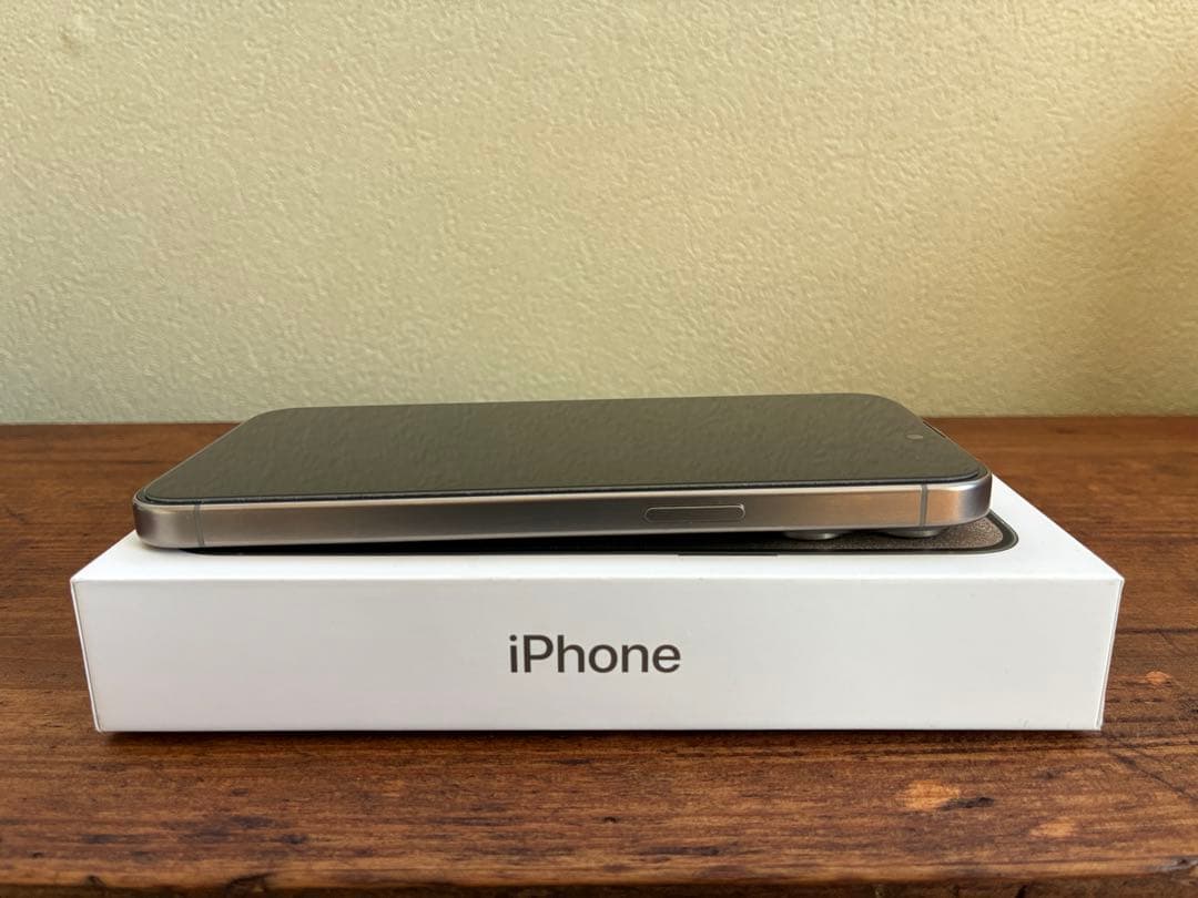 【美品】iPhone 15 Pro Max 256GB ナチュラルチタニウム