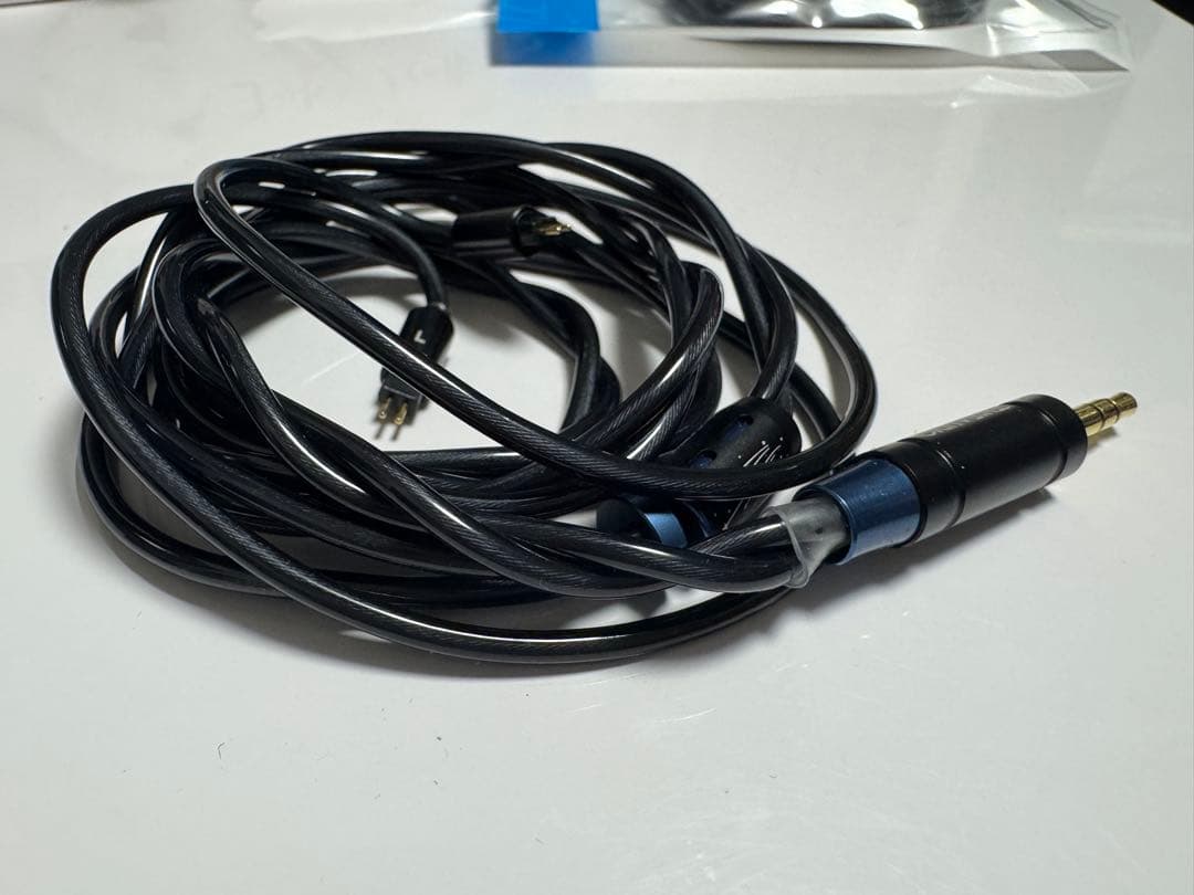 THIEAUDIO Elitenoirハイエンドイヤホン用アップグレードケーブル