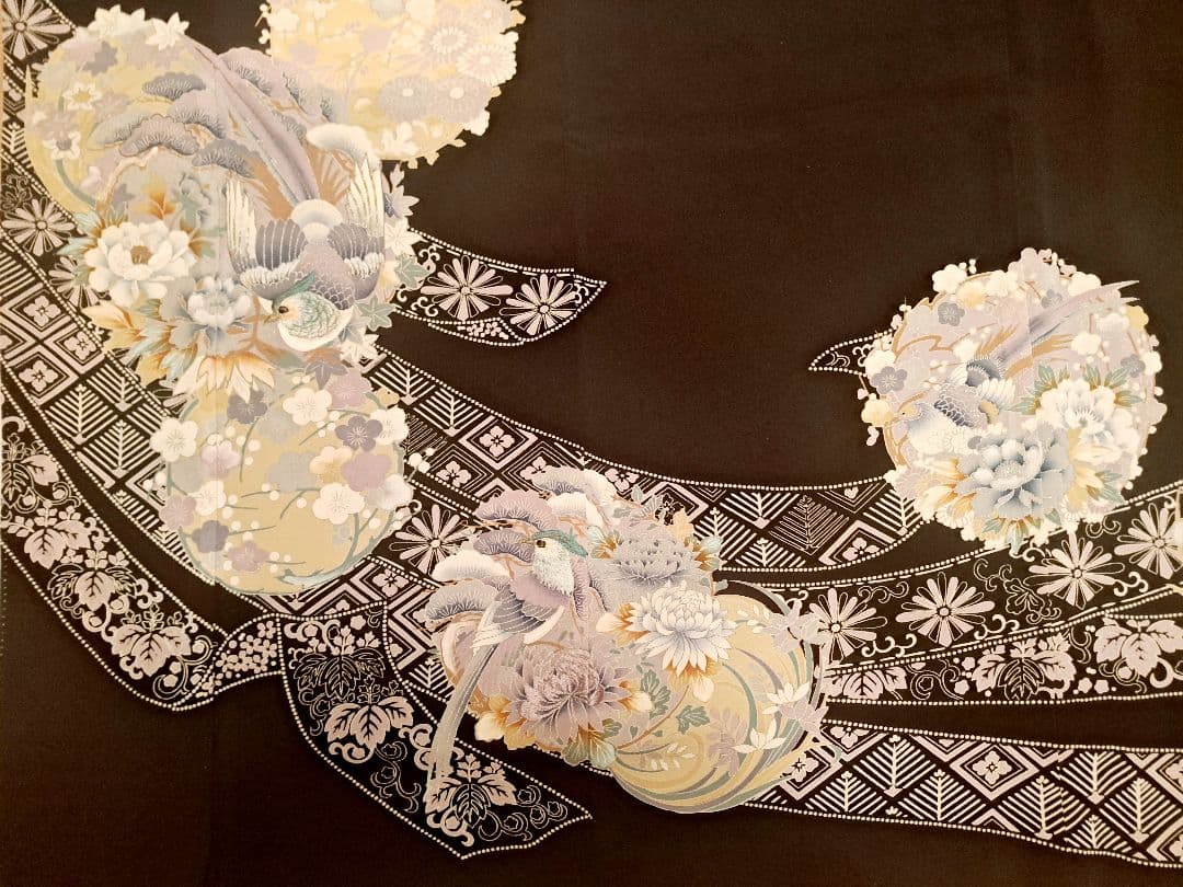 美品❇️手描友禅　刺繍　黒留め袖 　 比翼仕立て　５つ紋　フルセット
