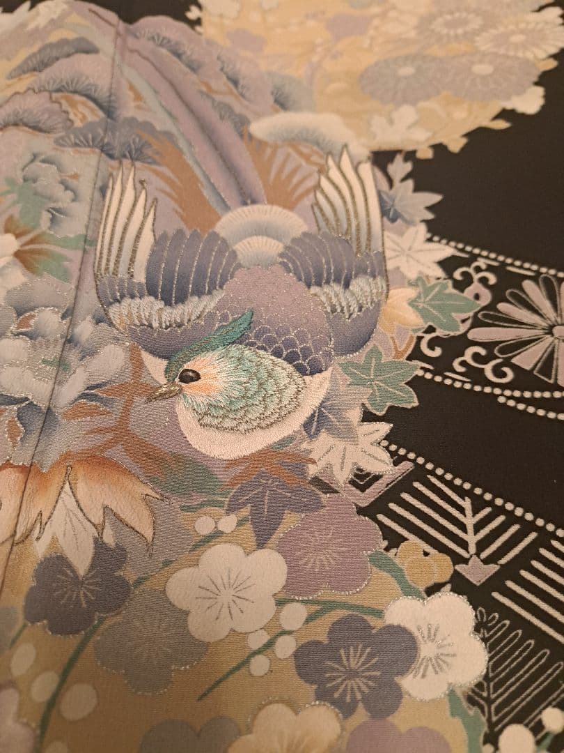 美品❇️手描友禅　刺繍　黒留め袖 　 比翼仕立て　５つ紋　フルセット