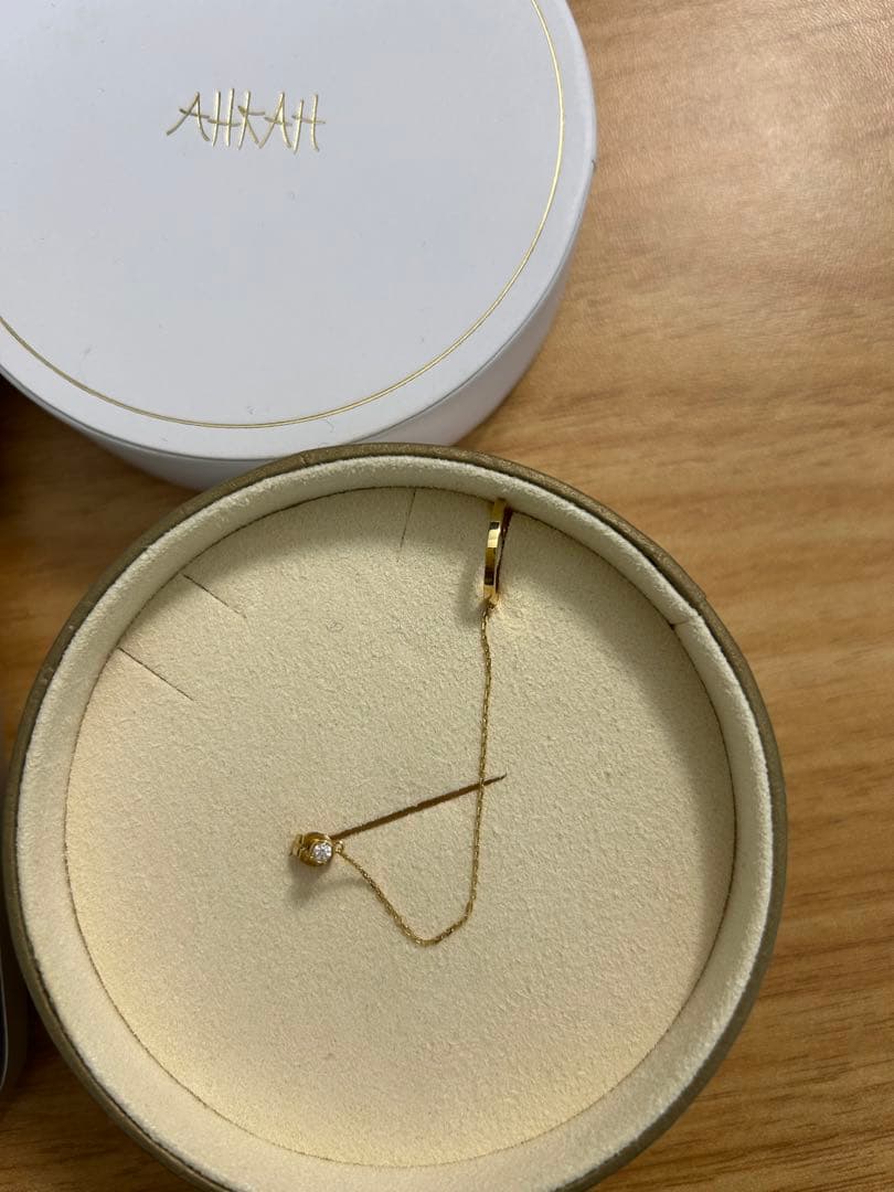 AHKAH K18 YG ヌーディーチェーンイヤーカフ ピアス