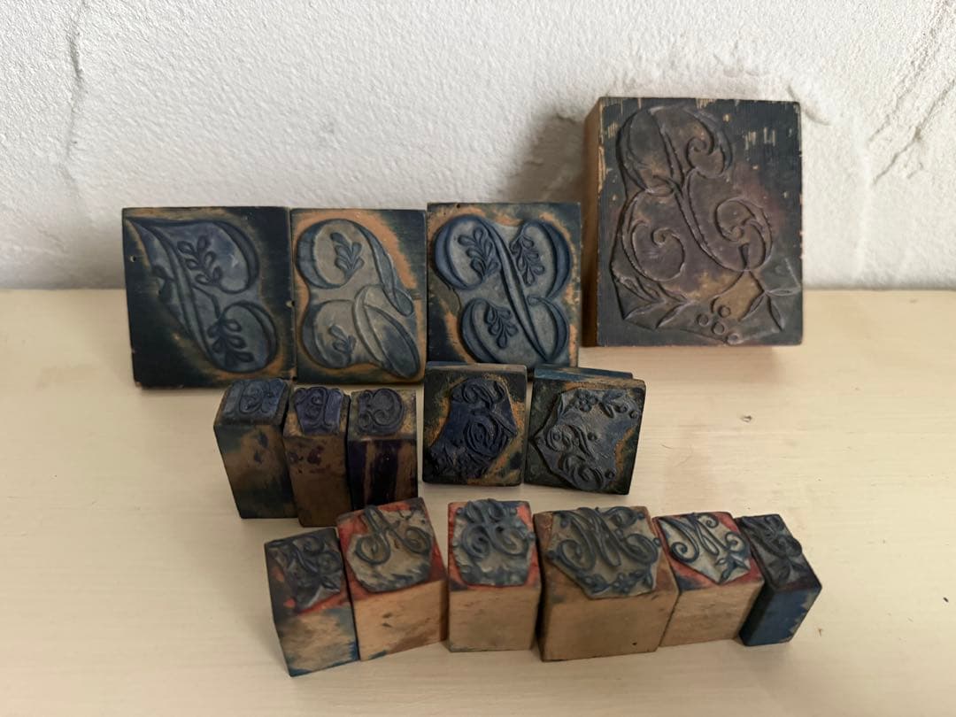 フランスアンティーク　モノグラム　刺繍　木製スタンプセット