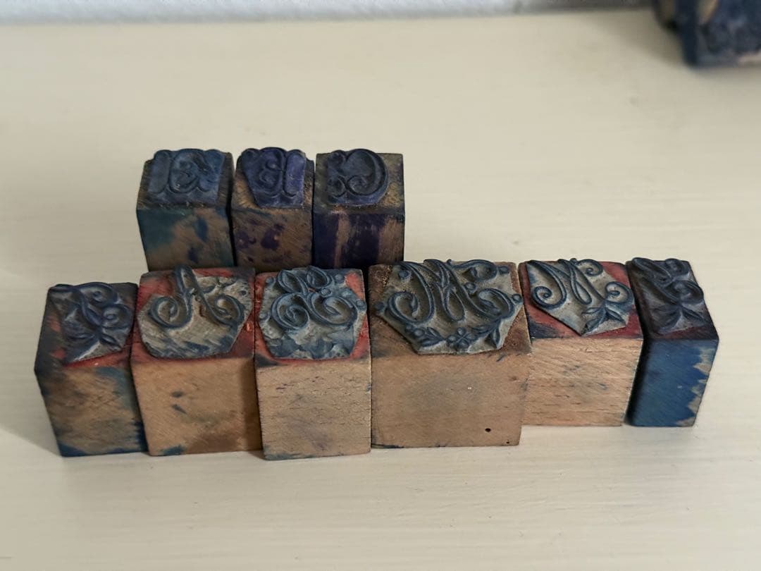 フランスアンティーク　モノグラム　刺繍　木製スタンプセット