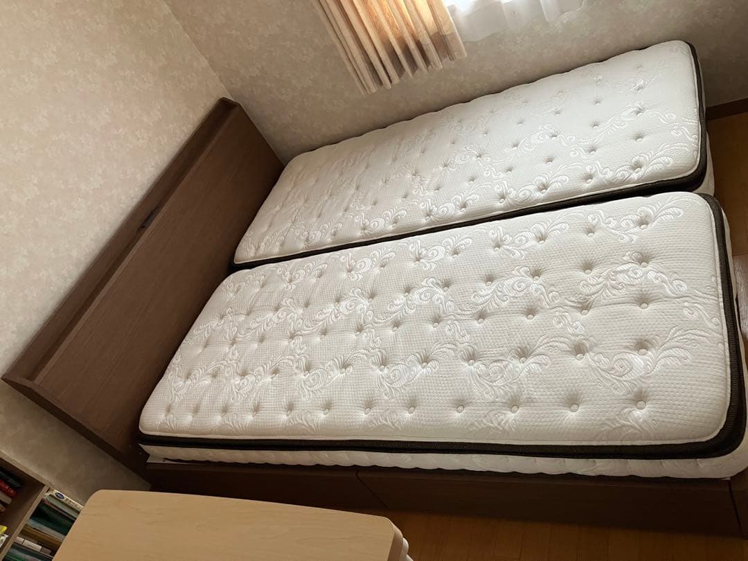 ニトリ　クイーンサイズ　ベットフレームのみ