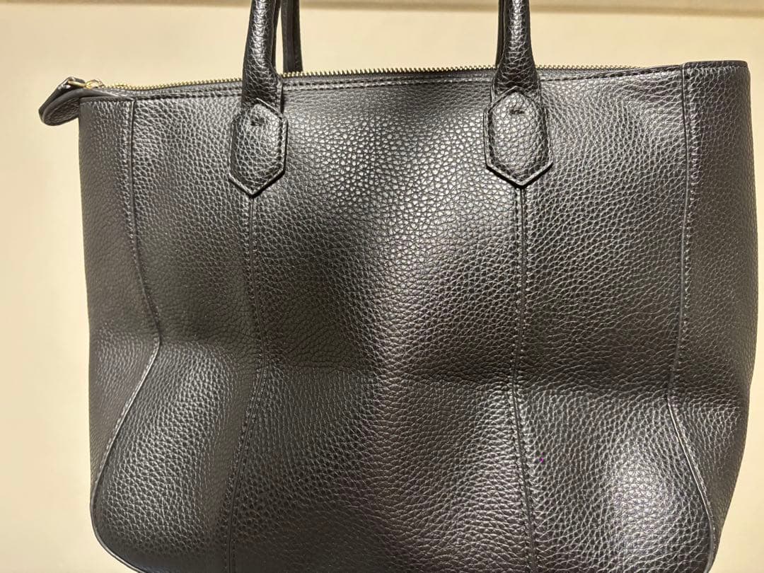 EMPORIO ARMANI ブラックレザートートバッグ