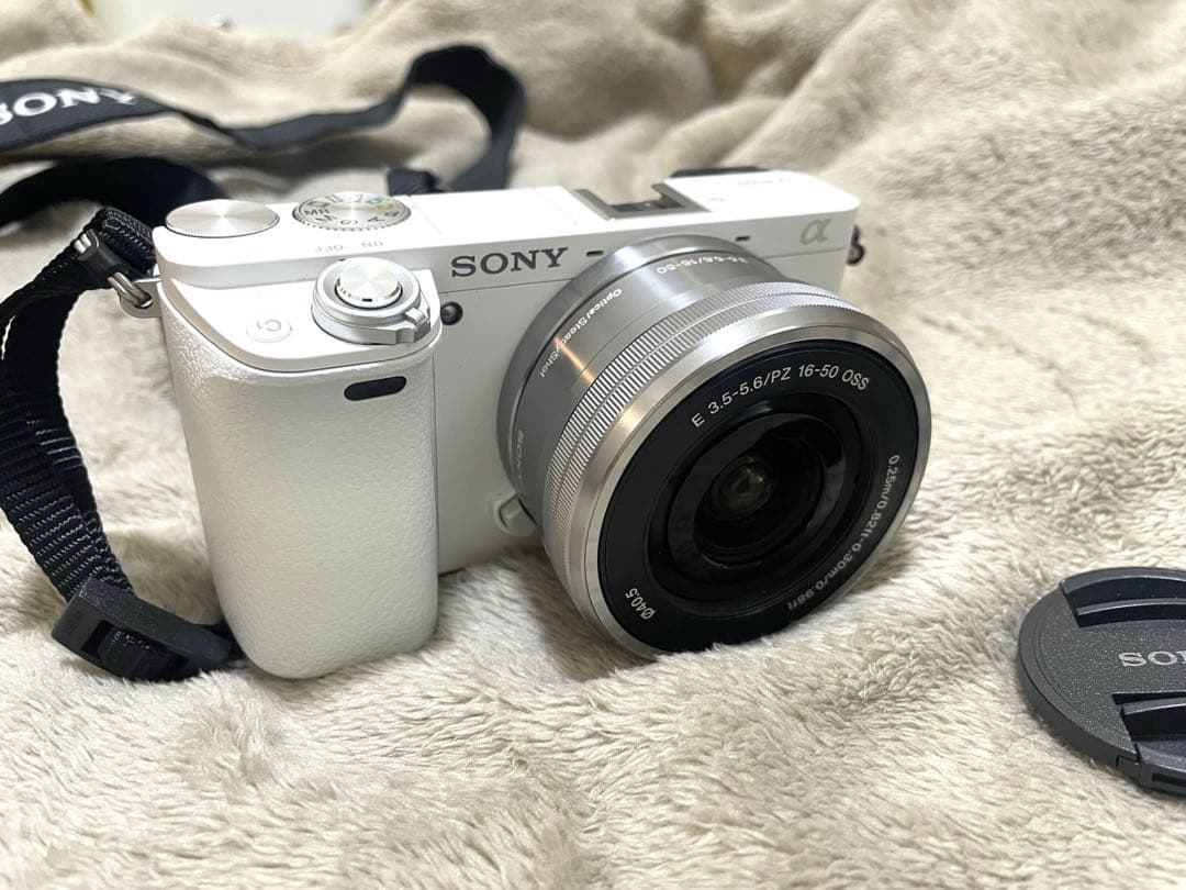 SONY α6000 ダブルズームレンズキット ILCE-6000Y/W