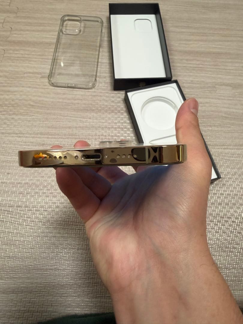 iPhone12ProMax 512GBゴールド　箱と本体リセットsim解除済み