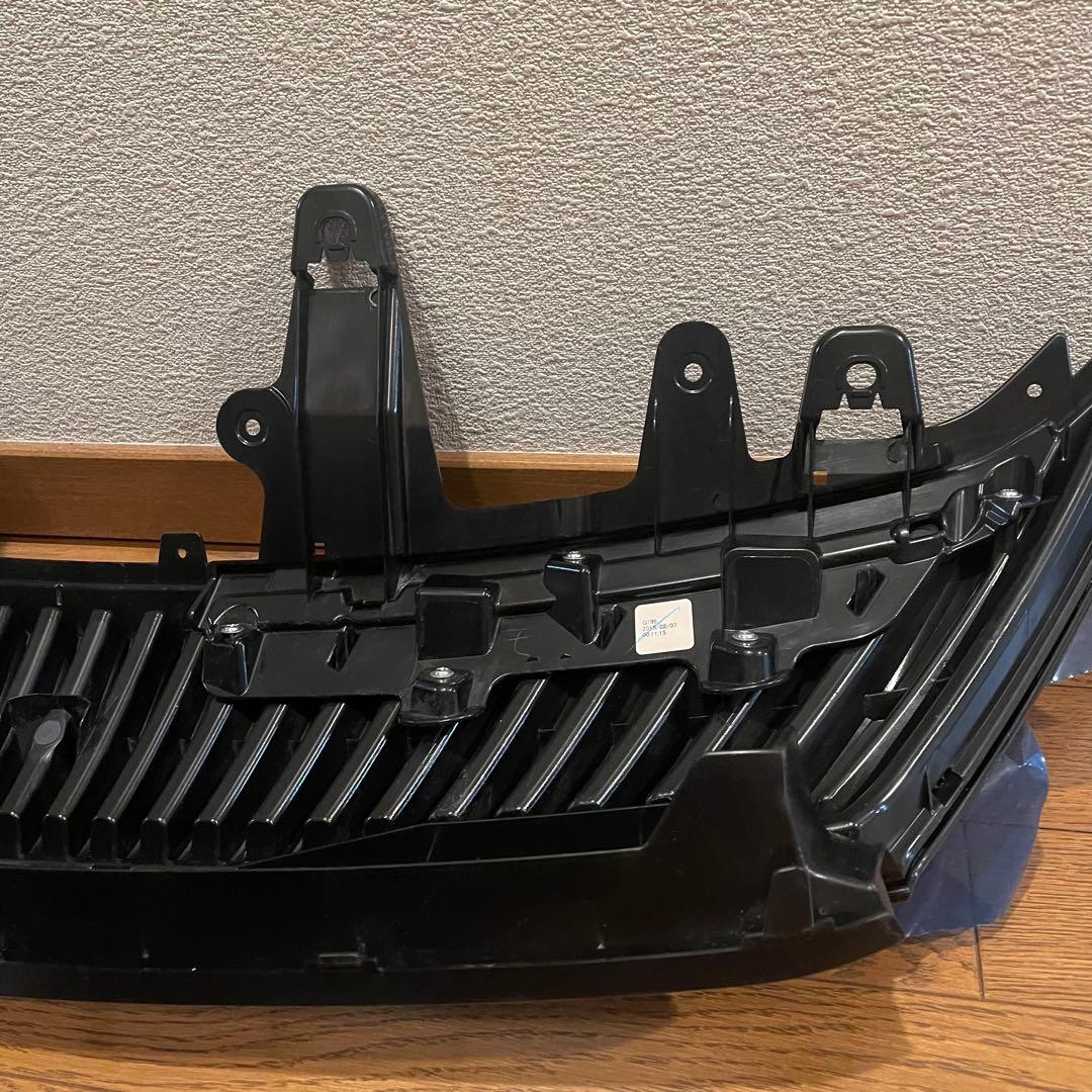 トヨタ 60ハリアー純正フロントグリル