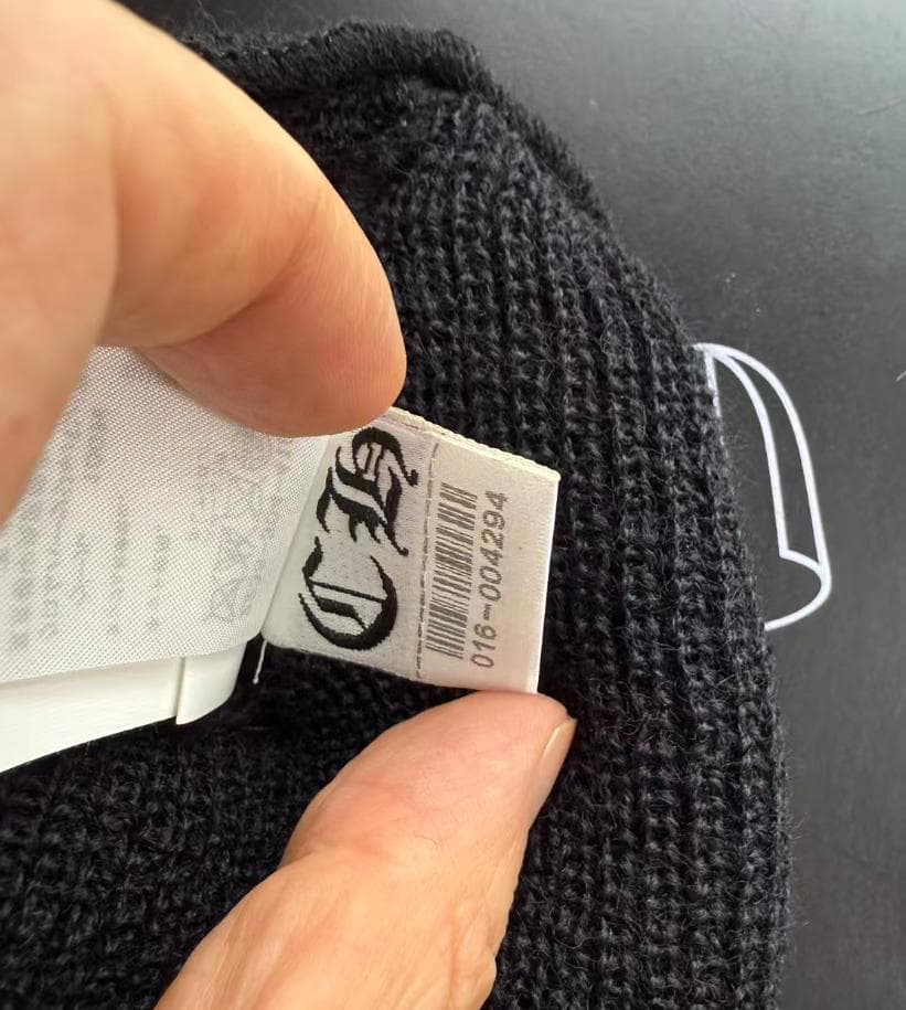 新品、未使用　クロムハーツ　ニット帽　ビーニー　黒　レディース