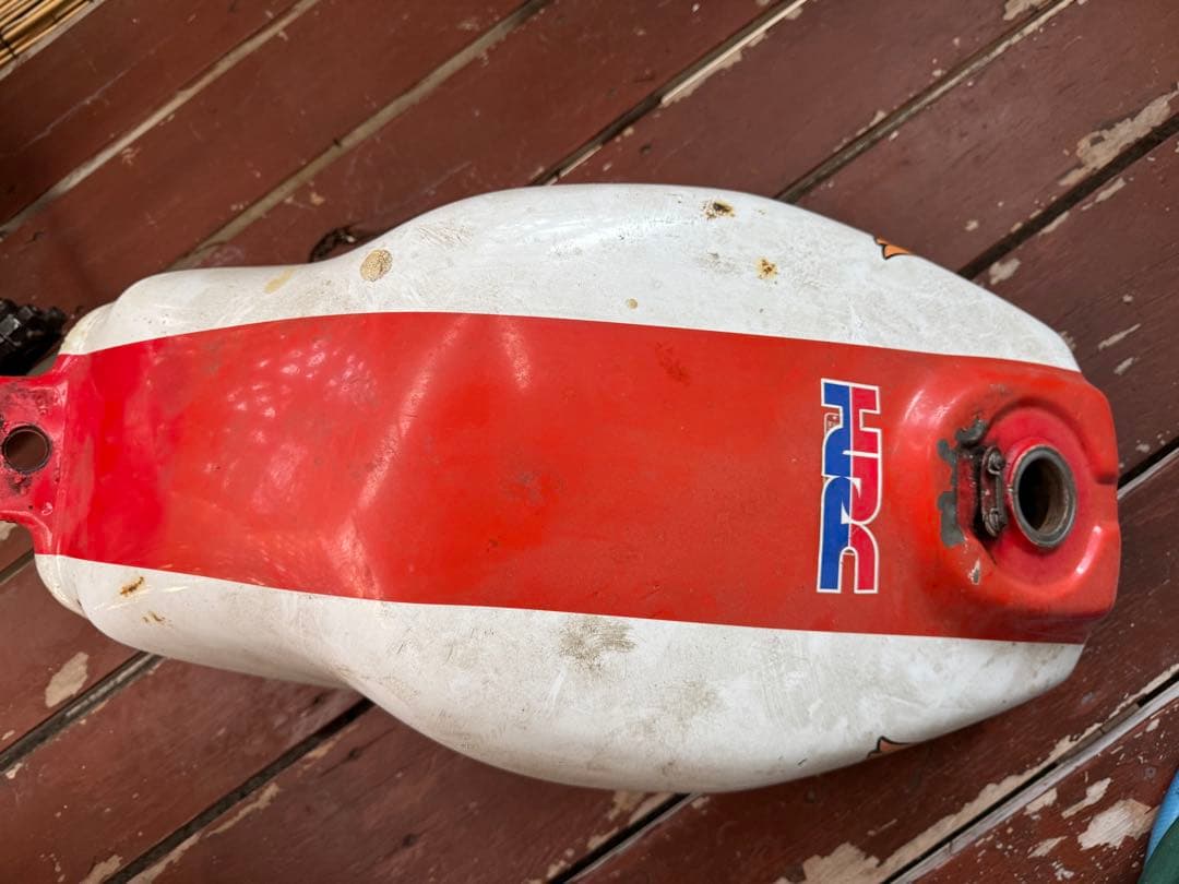 HONDA NS250R タンク