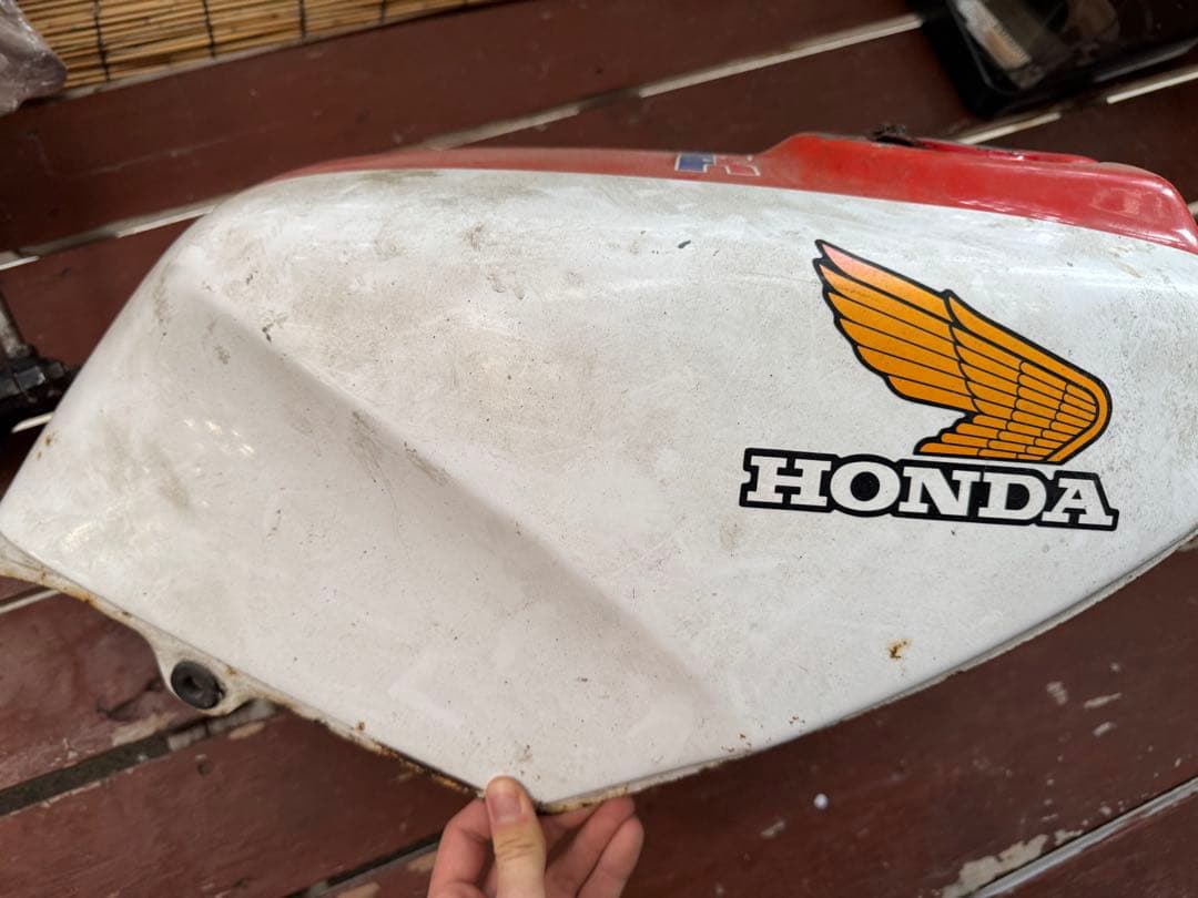 HONDA NS250R タンク