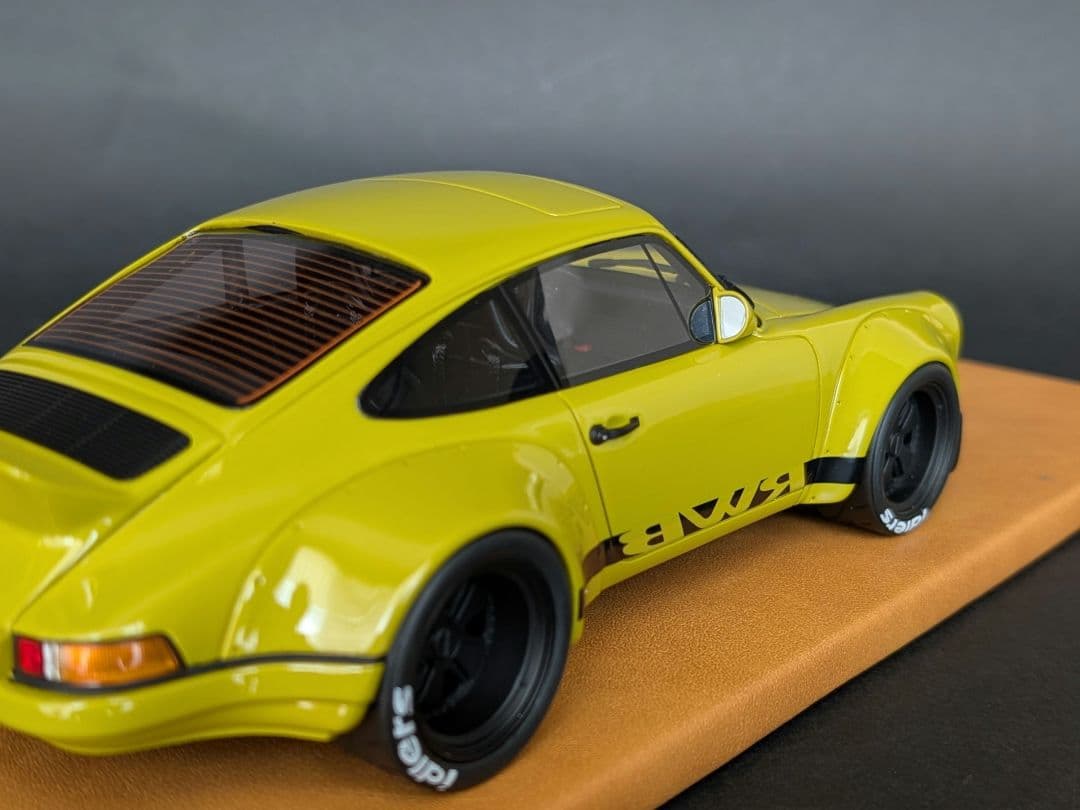 GTスピリット 1/18 PORSCHE 911 RWB カーキグリーン