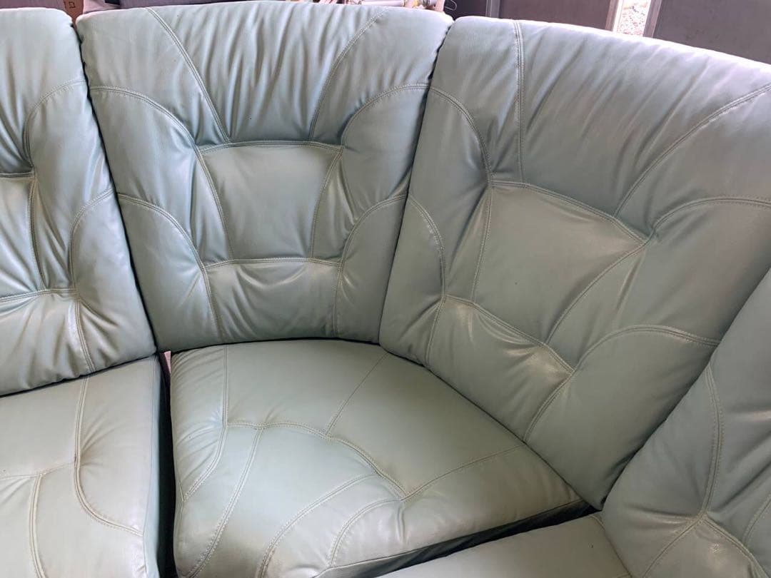 ♦️IKEAコーナーソファ　丸テーブル