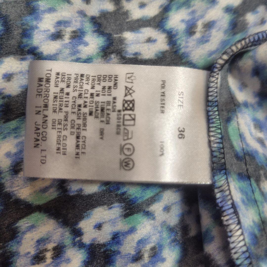 【極美品♡2024】ボールジィ　ブルリーフラワープリントクルーネックワンピース