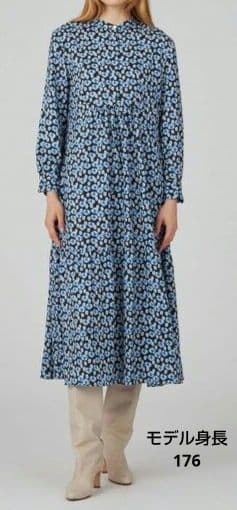 【極美品♡2024】ボールジィ　ブルリーフラワープリントクルーネックワンピース