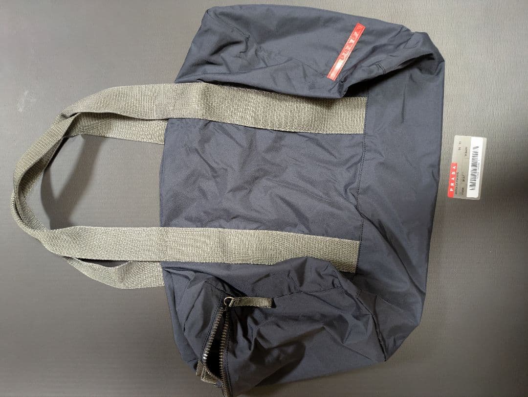 プラダ　ネイビー ナイロン スポーツバック