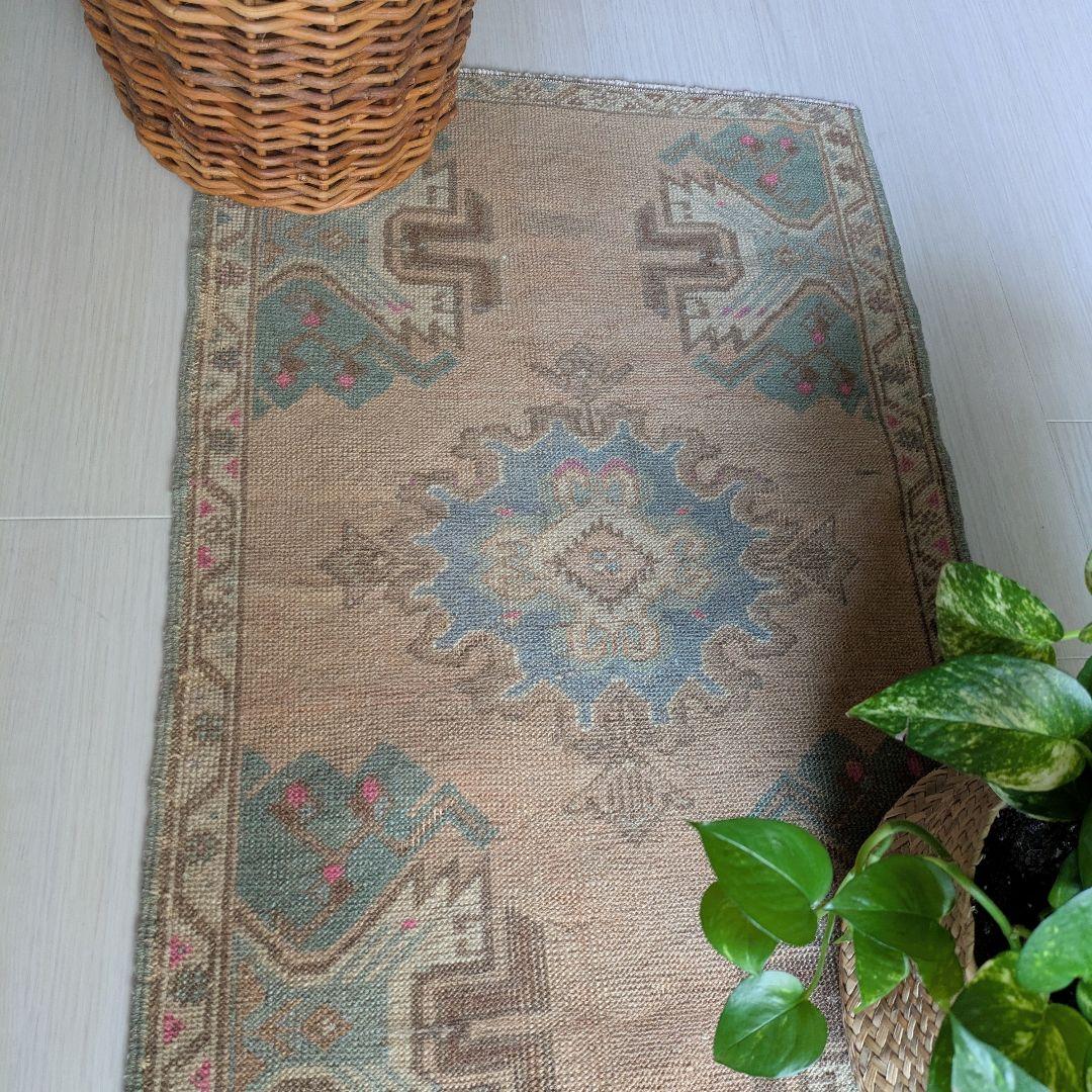 52×88 メダリオン　オレンジベージュ　トルコヴィンテージラグ　ミニサイズ