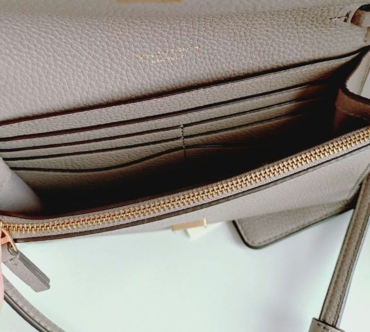 ★専用★タグ付き☆TORY BURCH レザー フラップ ウォレット ポーチ付