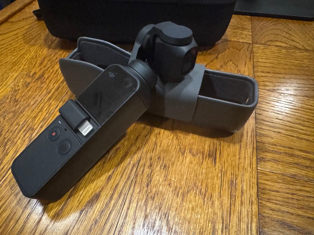 DJI Osmo Pocket 本体＋専用ケース付き