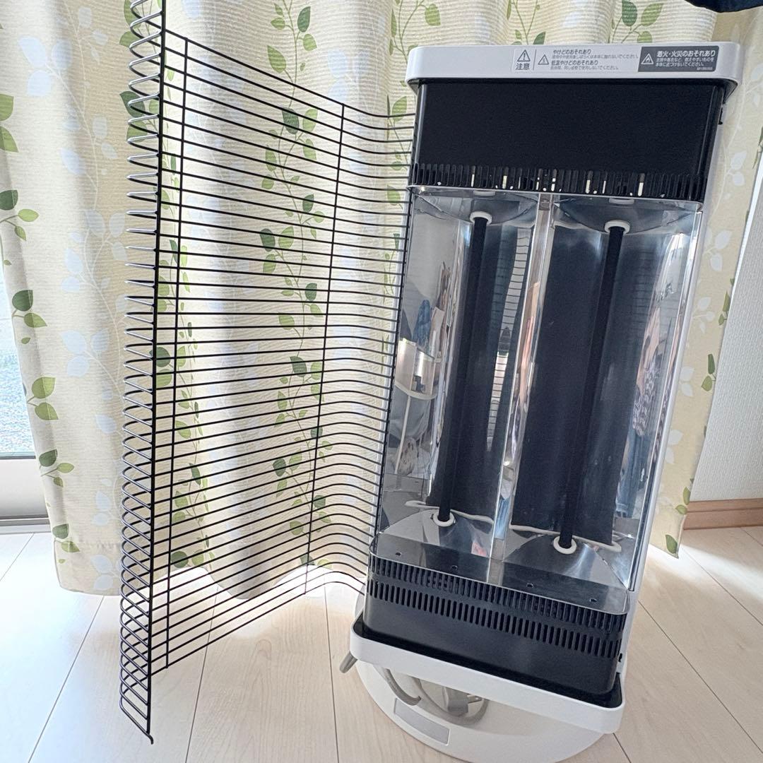 【美品】ダイキン　遠赤外線暖房機　セラムヒート 2021年CER11YS-W 白