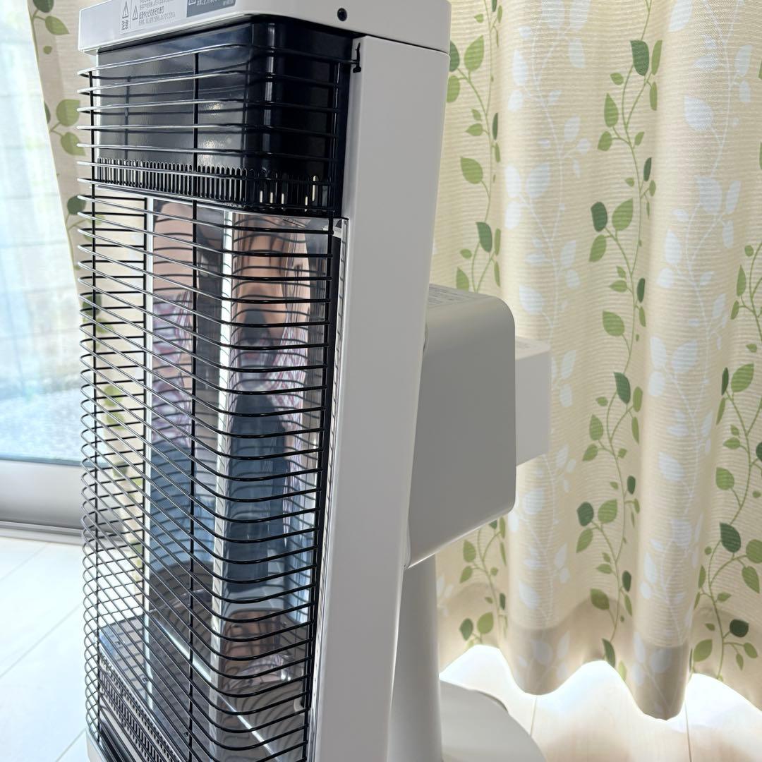 【美品】ダイキン　遠赤外線暖房機　セラムヒート 2021年CER11YS-W 白